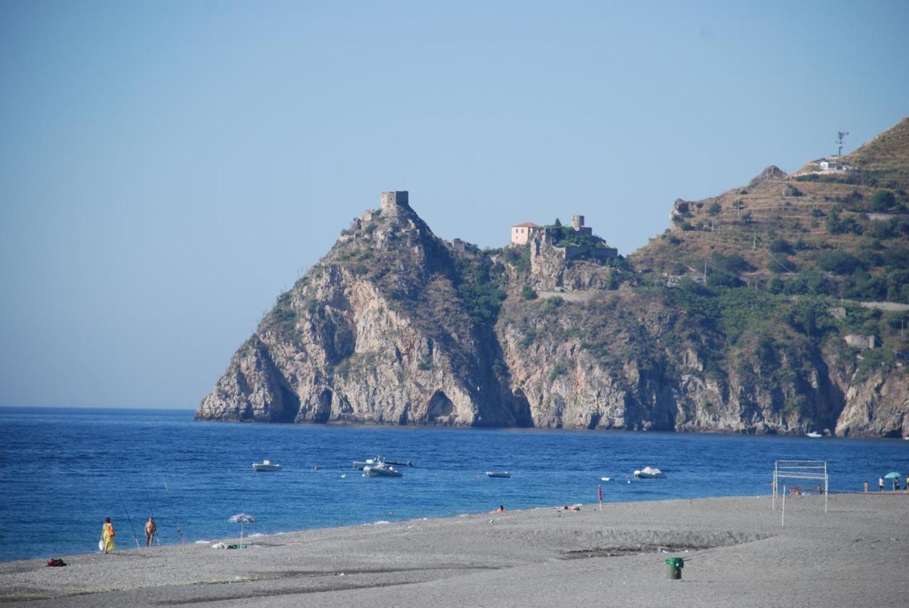 Quattro Torri B&B Santa Teresa Di Riva Exterior photo